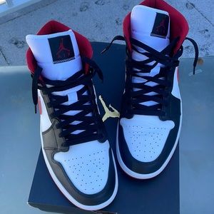Air Jordan 1 Mid